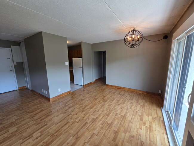 Building Photo - 411 Ellerdale St