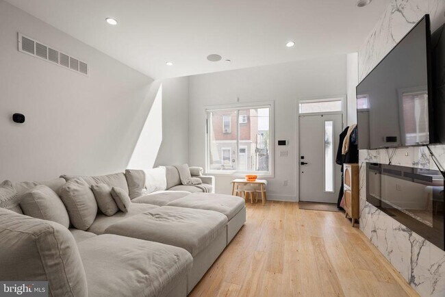 Foto del edificio - 2409 Oakford St