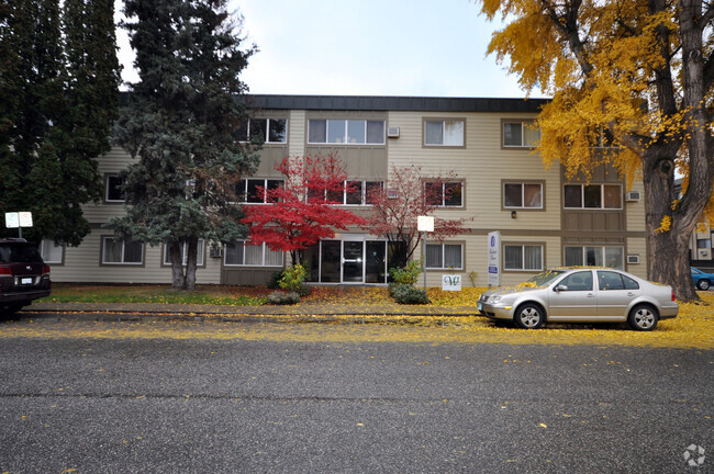 Building Photo - Buckland Manor Apartments