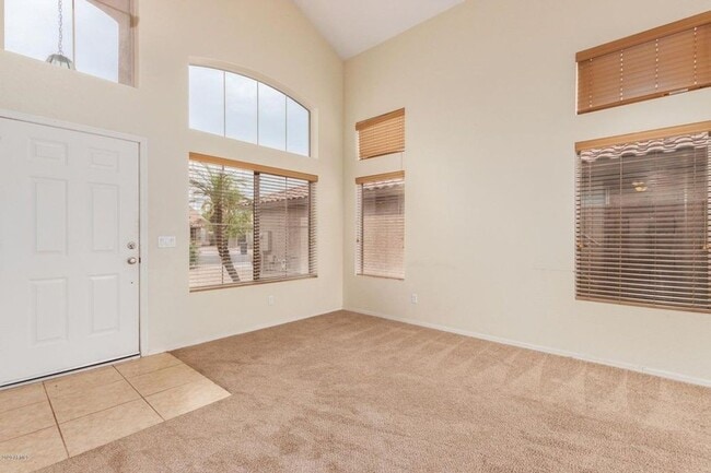 Foto del edificio - COMING SOON!! Lovely 3 Bedroom / 3 Bath  South Chandler Area Home!