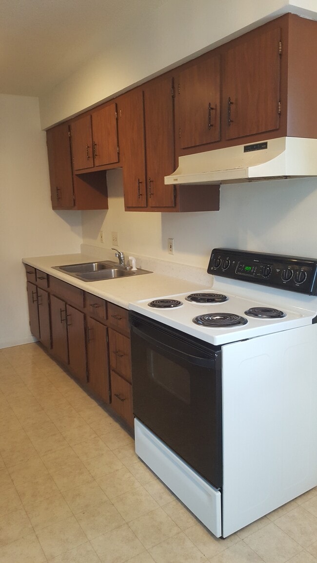 Building Photo - 106 N Holmen Dr