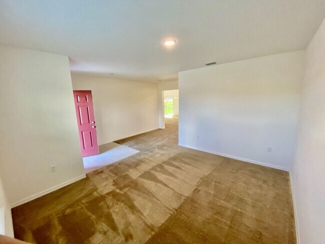 Foto del edificio - Beautiful Home for rent in Poinciana - 4 bed 2.5 bath plus large bonus room