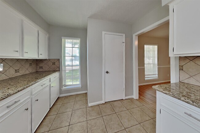 Foto del edificio - 1920 Crooked Creek Ln