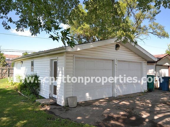 Building Photo - Joliet BEAUTIFUL HOME