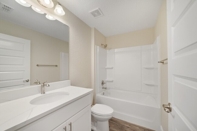 Foto del edificio - 238 Oak Cir