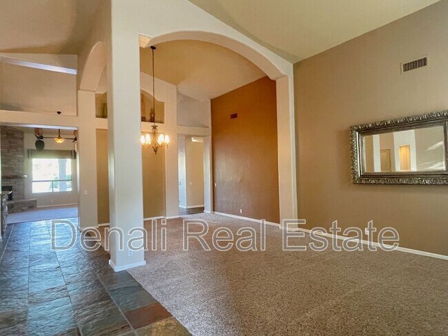 Building Photo - 12970 N Whitlock Canyon Dr