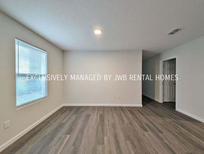 Building Photo - 6076 Patterson Ave