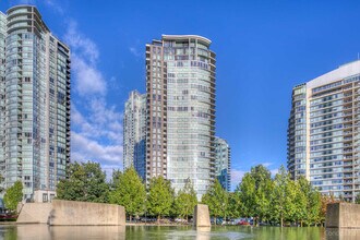 Building Photo - 455 Beach Crescent