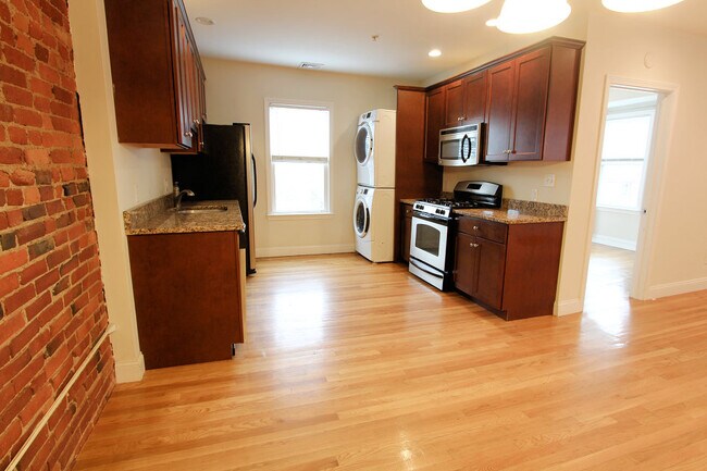 Building Photo - 3 Griggs Pl