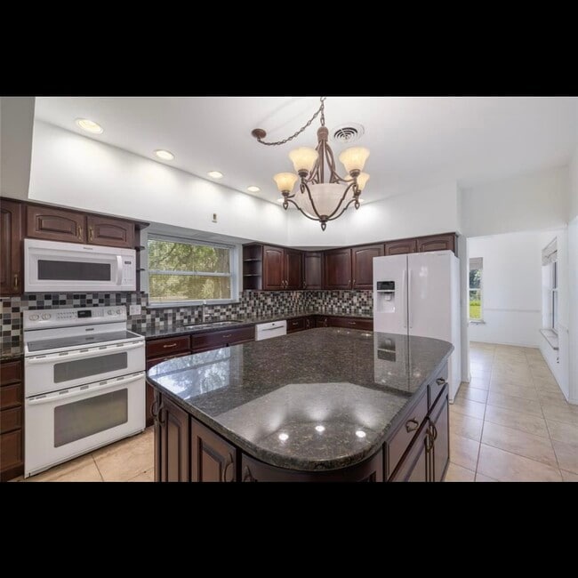 Foto del edificio - 960 48th Ave