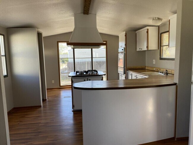 Foto del edificio - 4005 Hilltop Dr