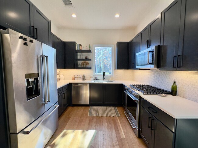 Foto del edificio - 2800 E 22nd St