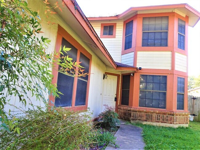 Foto del edificio - 12811 Steeple-Chase Dr