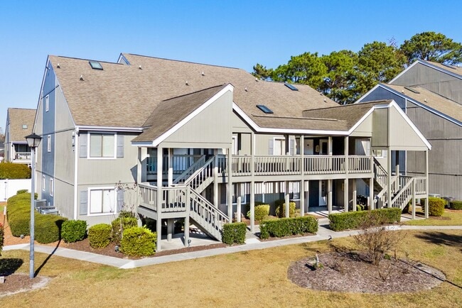 Building Photo - 1st Floor Seasonal Rental Available Octobe...