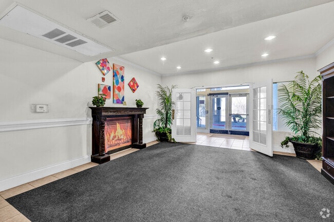 Lobby - Oak Tree Manor