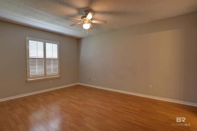 Building Photo - 409 Nichols Ave