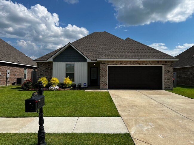 Building Photo - 3 Bedroom, 2 Bathroom, Walk in closets Gra...