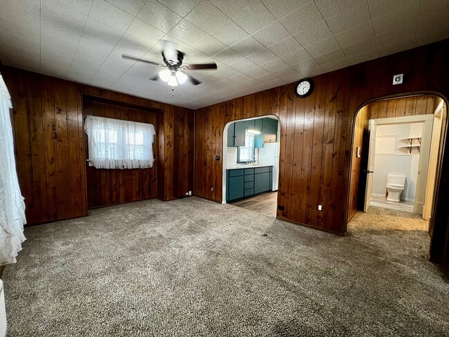 Building Photo - 1001 S 8th St