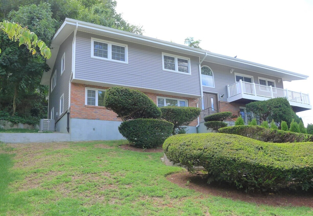 5 Leighton Ave, Yonkers, NY 10705 House Rental in Yonkers, NY