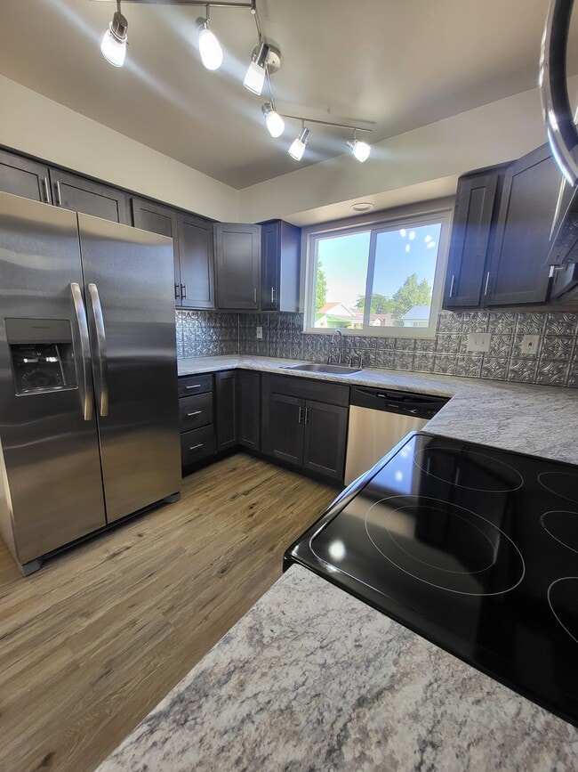 Building Photo - 17 Wheatridge Dr