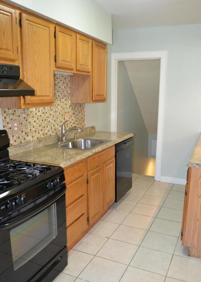 Foto del edificio - 7034 Dunbar Rd