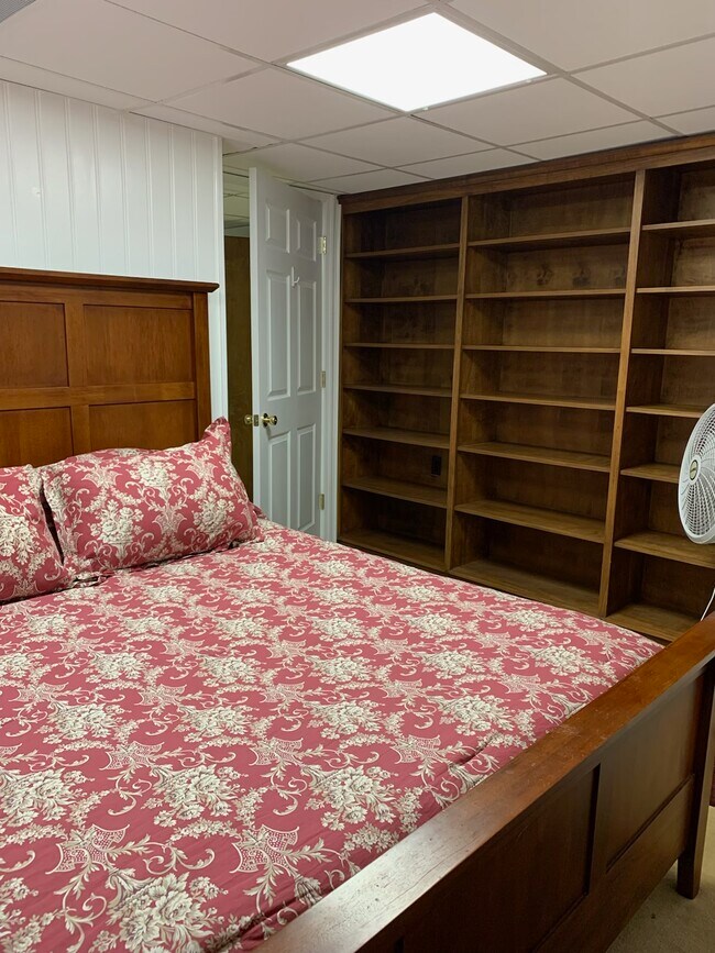 South Apt BR - 610 Lockett Rd
