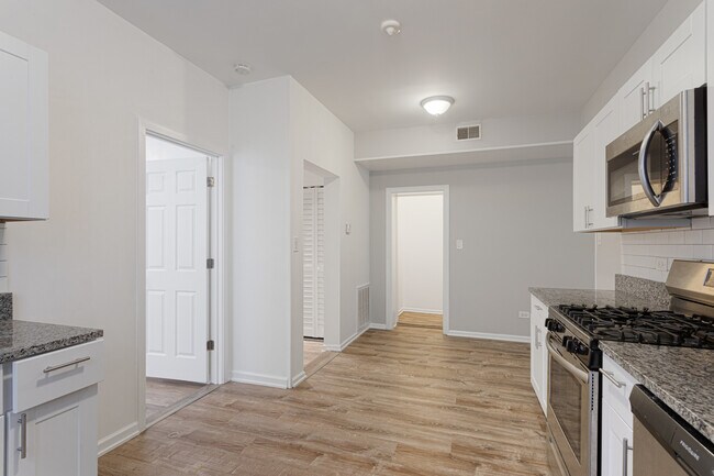 Foto del edificio - 3320 W Diversey Ave