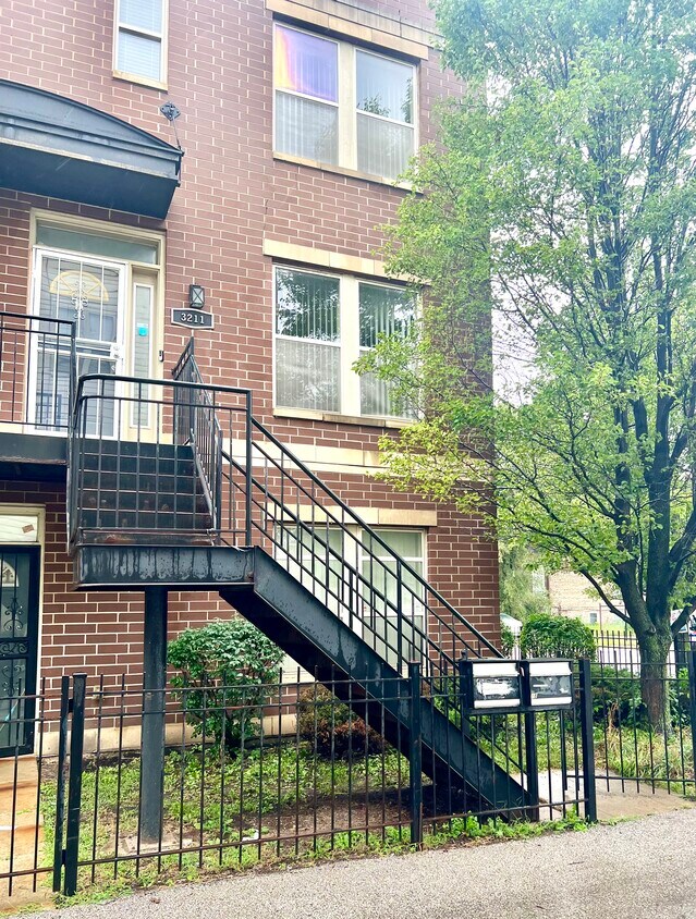 Primary Photo - 3211 W Lexington St