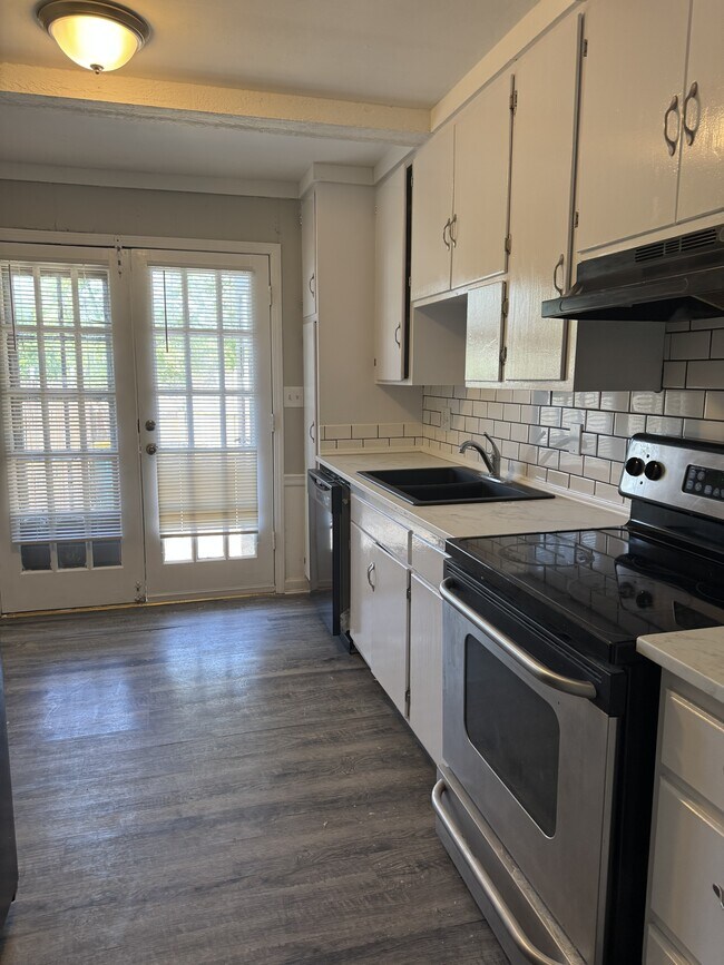 Foto del edificio - 7108 W 67th St