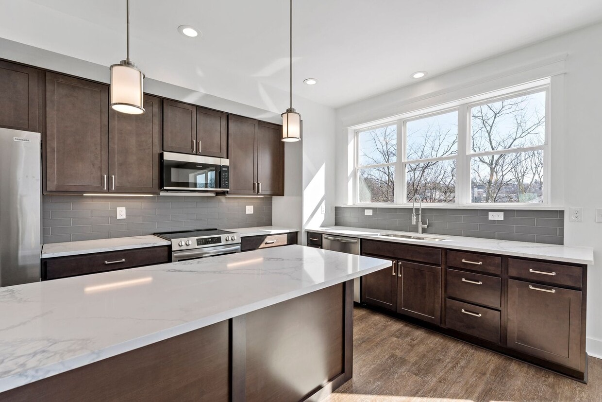 Luxury New Construction Home for Rent in Pittsburgh (Westwood/Oakwood Area) - Luxury New Construction Home for Rent in Pittsburgh (Westwood/Oakwood Area)