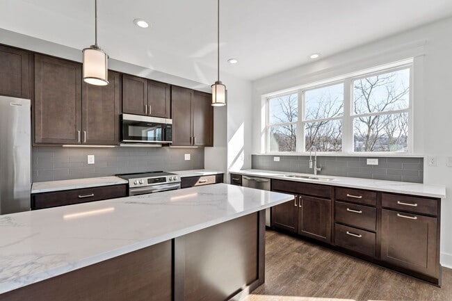 Luxury New Construction Home for Rent in Pittsburgh (Westwood/Oakwood Area) - Luxury New Construction Home for Rent in Pittsburgh (Westwood/Oakwood Area)