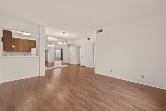 Building Photo - 2211 S Braeswood Blvd