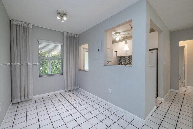 Foto del edificio - 1029 NE 113th St