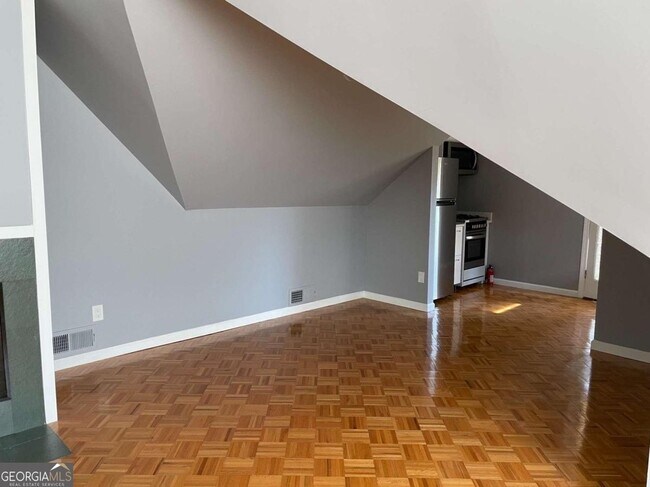 Building Photo - 2961 Hardman Ct NE
