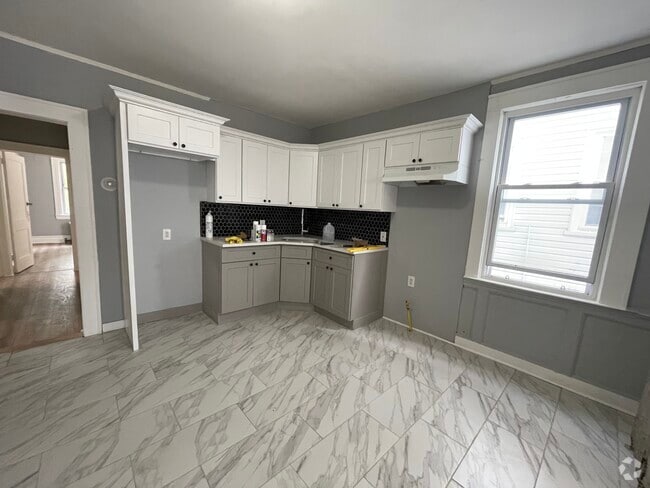 Building Photo - 57 Rose Ter