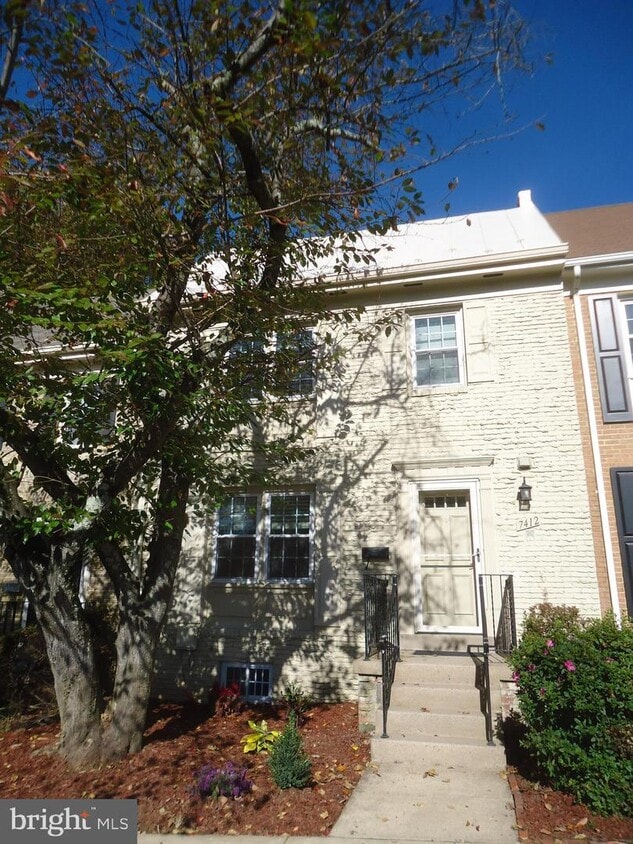 7412 Eldorado St, McLean, VA 22102 Townhome Rentals in McLean VA