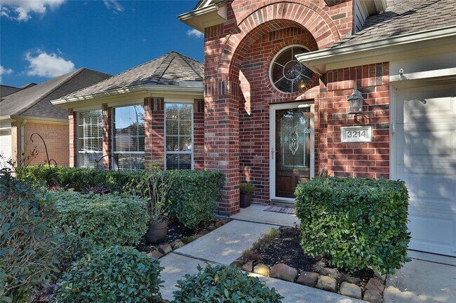 Building Photo - 3214 Pine Run Dr