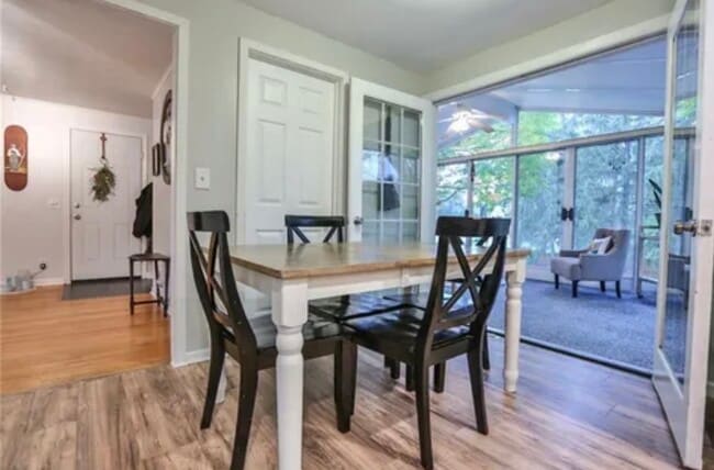 Building Photo - 11 Dahlia Dr