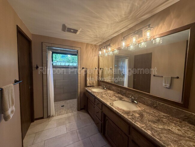 Building Photo - 408 Galvin Cir