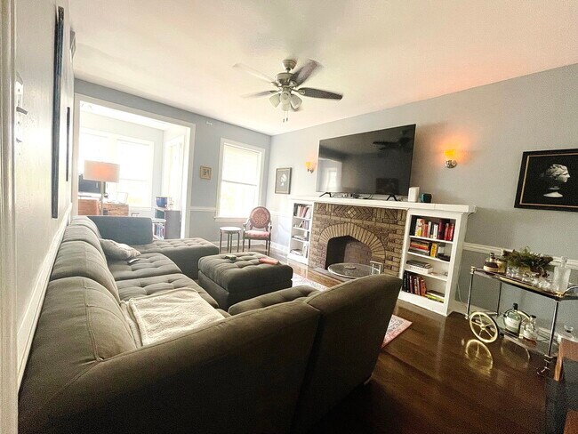 Building Photo - 3530 W Palmer St