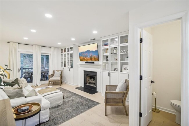 Foto del edificio - 245 Park Bridge Ln