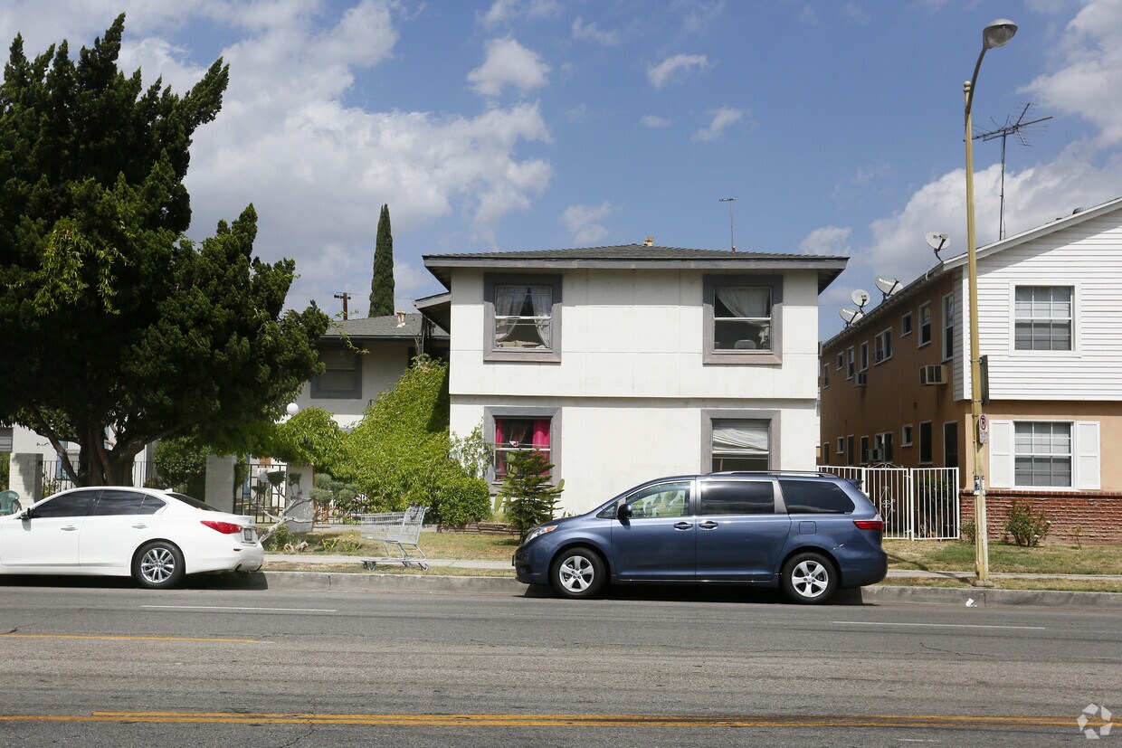 Foto principal - 20527 Vanowen St