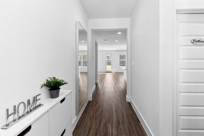 Building Photo - 2313 Ringstaff Rd