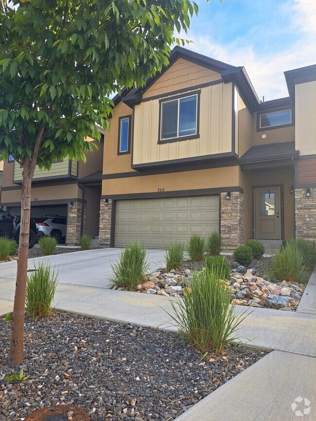 Building Photo - 755 N 2560 E