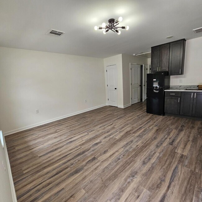 Foto del edificio - 1300 Lafourche Dr