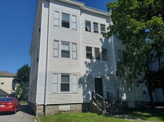 Building Photo - 10 Fairbanks St