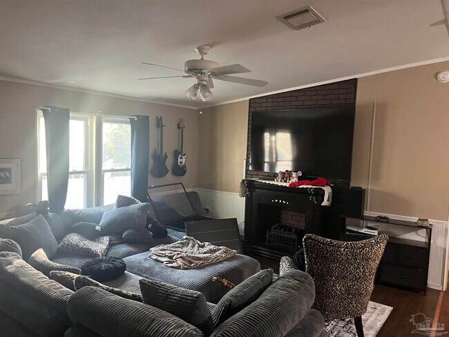 Foto del edificio - 5434 Rogers Ave