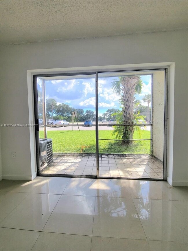 Foto del edificio - 3600 NW 21st St