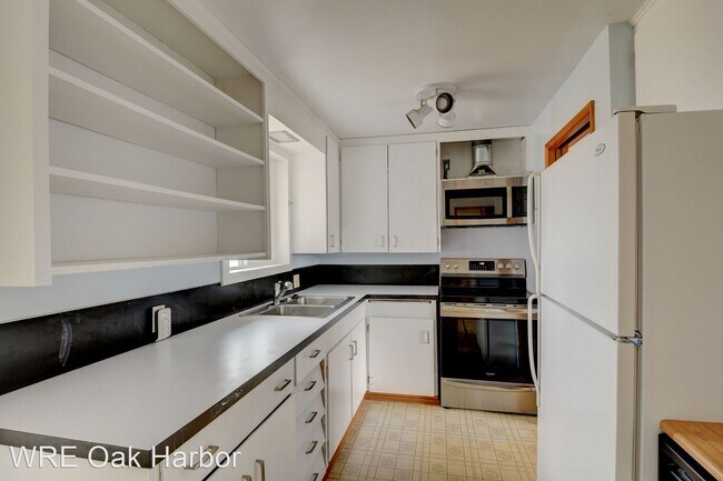 Building Photo - 4 br, 2 bath House - 366 West Whidbey Ave
