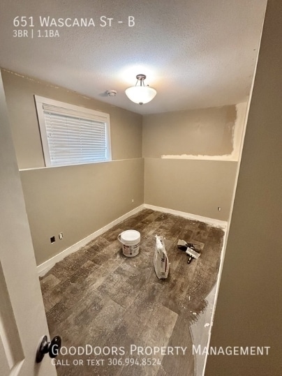 Building Photo - 651 Wascana St